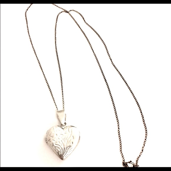 Jewelry - Sterling silver heart Locket necklace 925